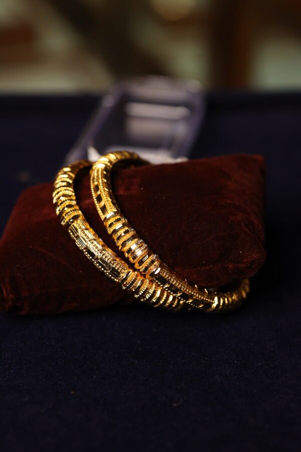 GOLD POLISHED HALF RULI NAKSHA BANGLE