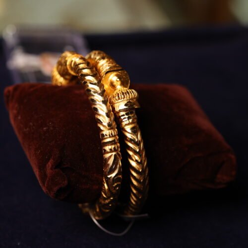 GOLD POLISHED NAKSHA BANGLE SIZE