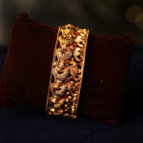 WHITE STONE FITTED OVAL SHAPE BRACELET BRACELET