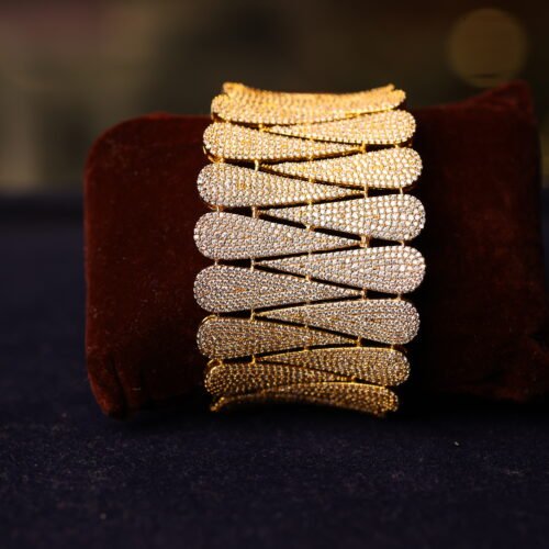 STONE FITTED OVAL SHAPE BRACELET